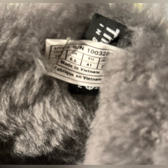 UGG knee high suede fur lined boots - Picture 9 of 10